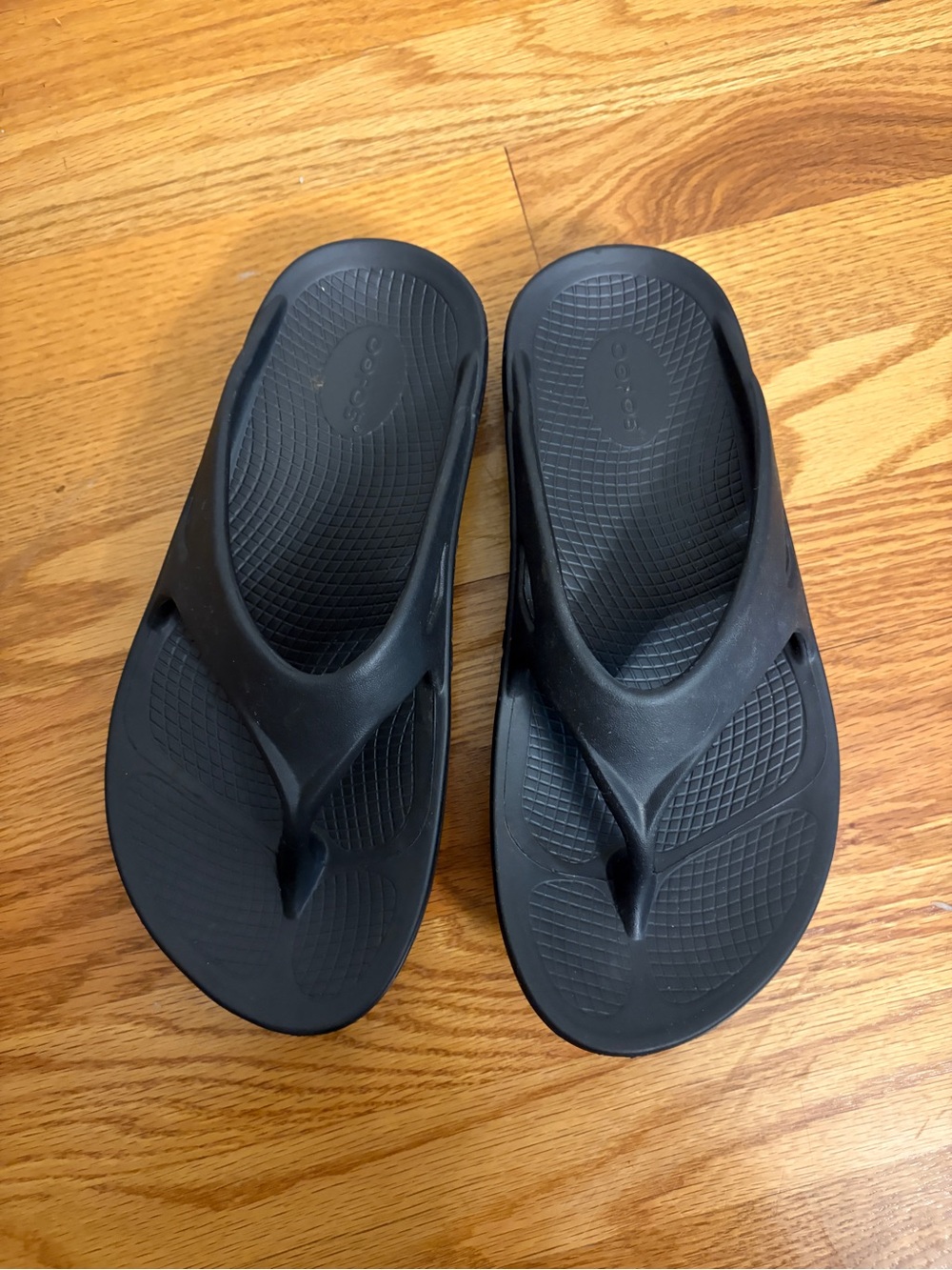 Oofos flip flop women’s 9 black